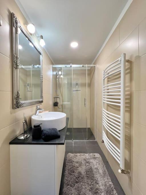 Best Location Up To 6 Guests Будапеща Екстериор снимка
